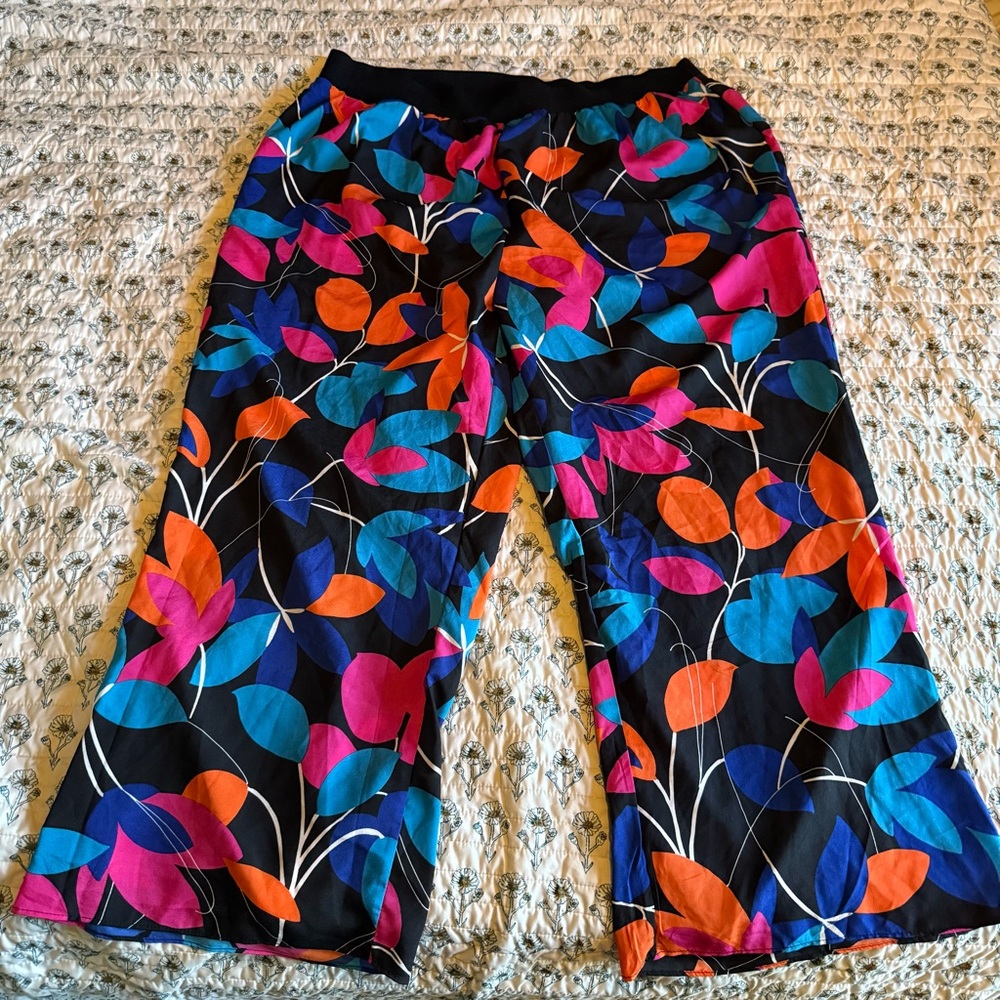 Calvin Klein Floral Patterned Pants
